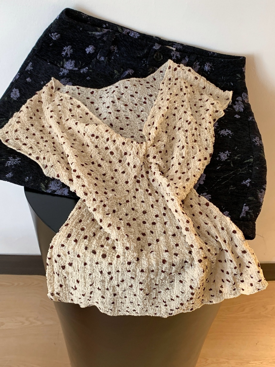 Textured V-Neck Twist Knot Flutter Sleeve T-Shirt Women 2026 Summer Thin Slimming Pullover Polka Dot Top