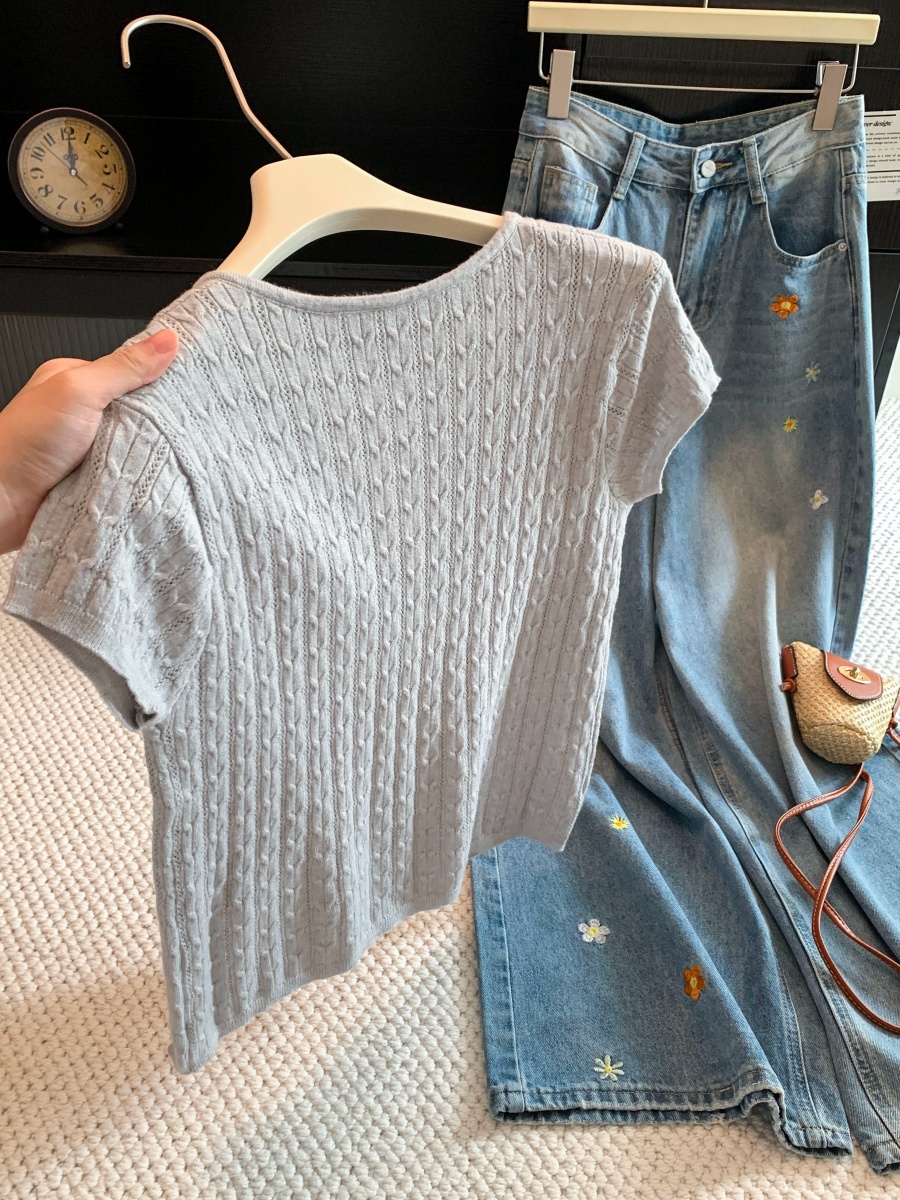 Light Gray Short Sleeve Cable Knit Cardigan for Women Casual Early Autumn Slimming Small Batch Knit Top - Image 4