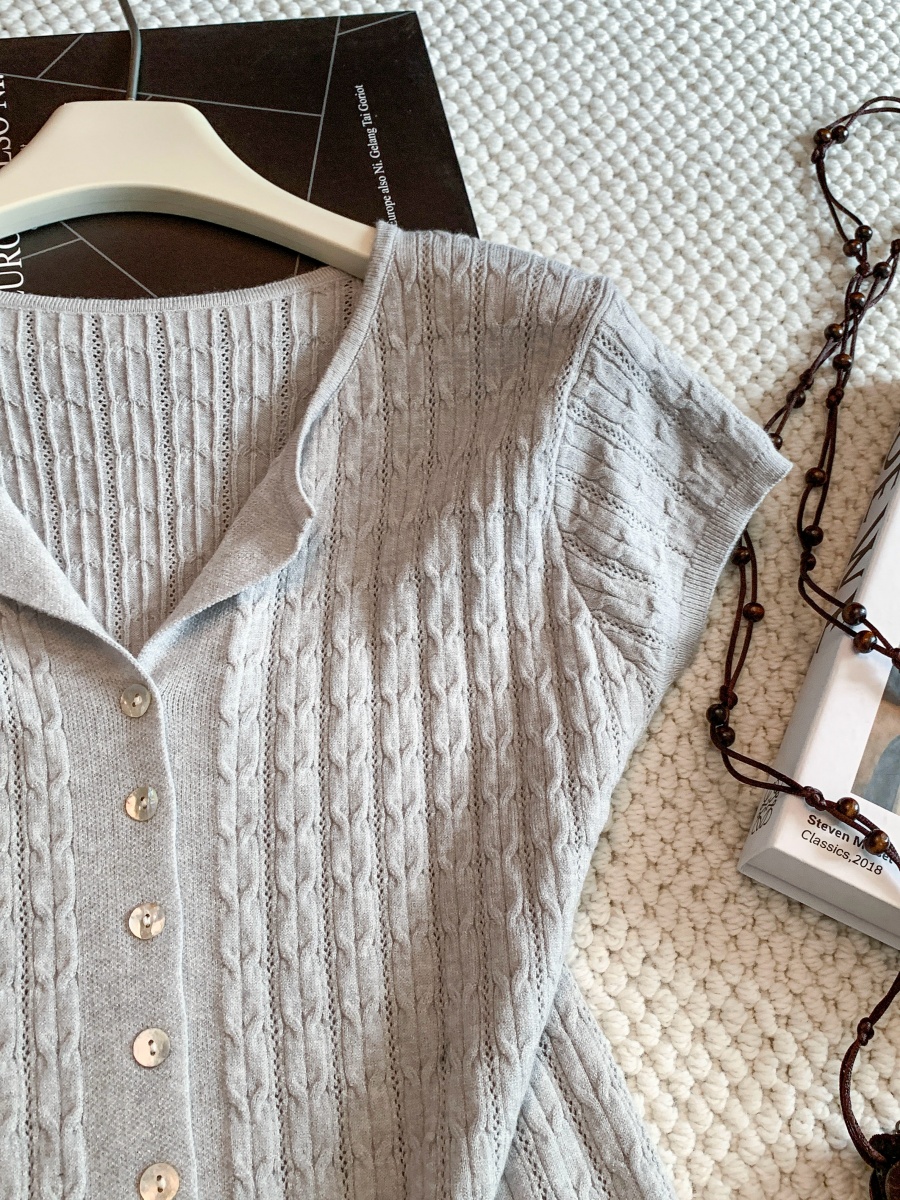Light Gray Short Sleeve Cable Knit Cardigan for Women Casual Early Autumn Slimming Small Batch Knit Top - Image 2